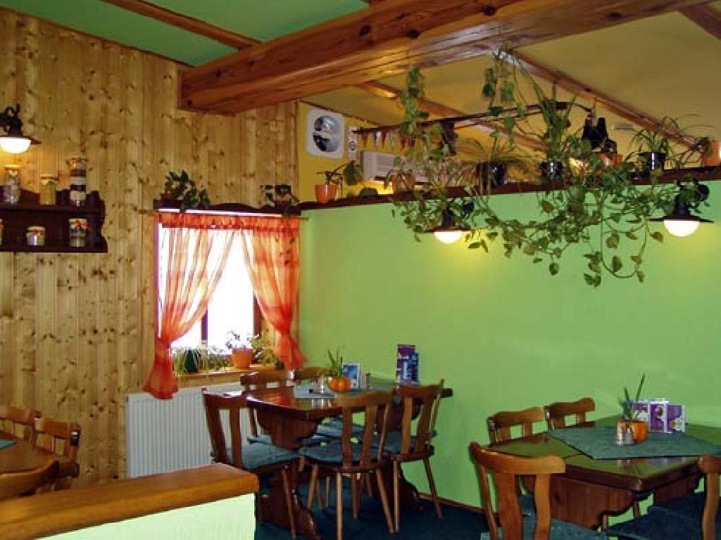 Restaurace A Penzion U Vladaru Mikulasovice ภายนอก รูปภาพ